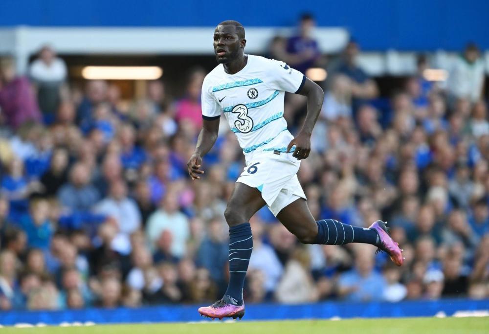  切尔西新帅首秀失利，布莱顿爆冷登顶积分榜  